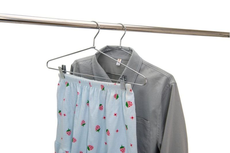 Perchas de ropa Quality Hangers 10 unidades con clips cromados