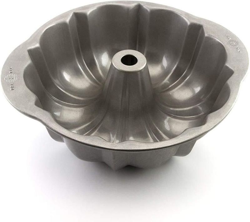 Molde para Pastel USA Pan 25 cm con Ranuras y Recubrimiento Antiadherente de Acero Aluminizado
