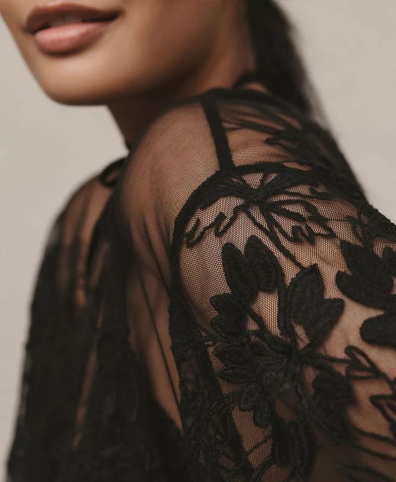 Blusa OPCAKM de encaje con manga corta y malla transparente negra talla XXL