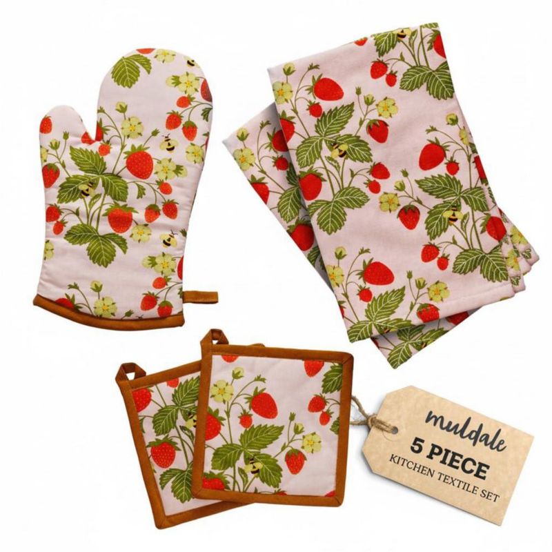 Set de 5 piezas Muldale con diseño de fresa: posavasos paños y guante de horno