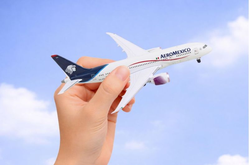 Avión de metal fundido Daron Aeroméxico 14 cm 3+