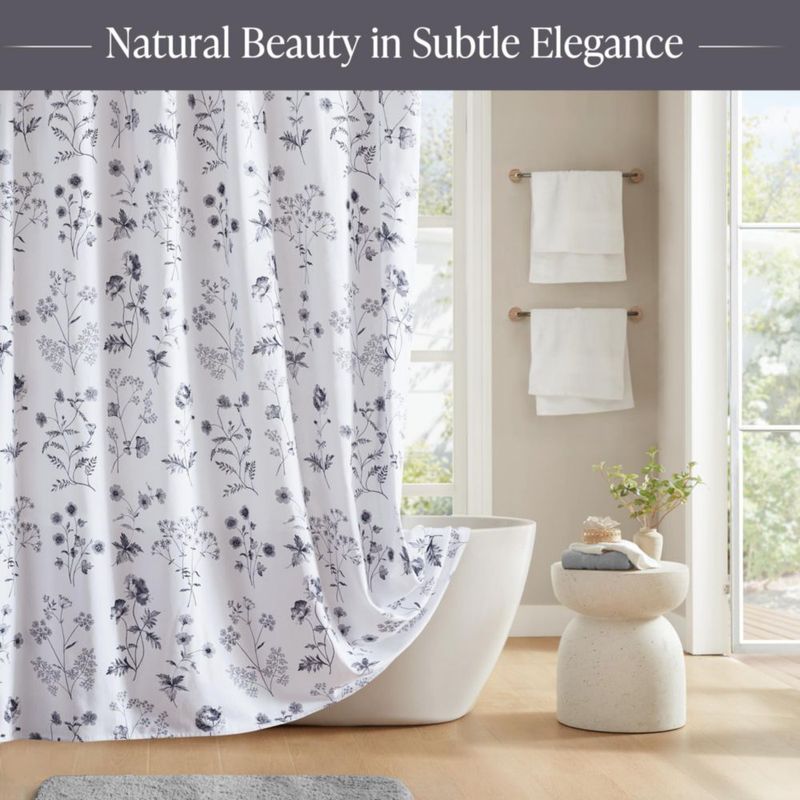 Cortina de ducha Martha Stewart 183x183 cm floral negra
