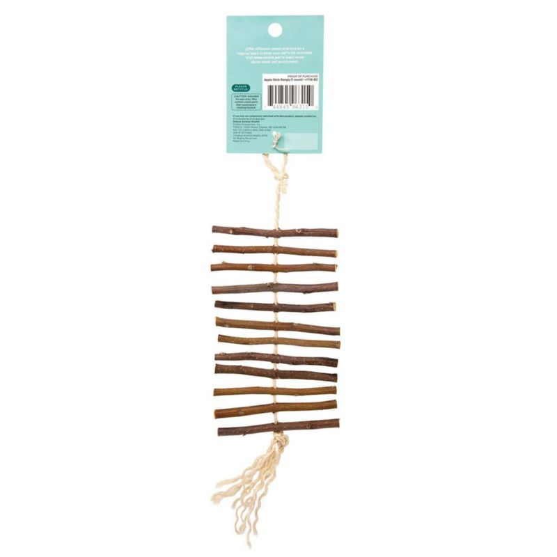 Juguete colgante de madera de manzano Oxbow para conejos