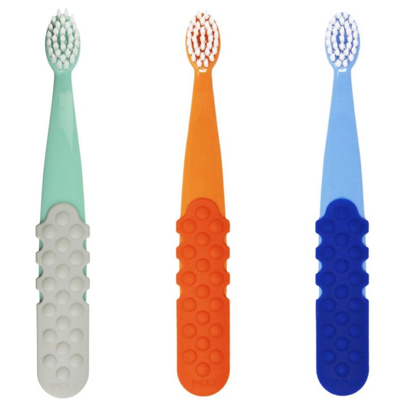 Cepillo de dientes RADIUS Totz Plus 3 años+ surtido de 3 unidades