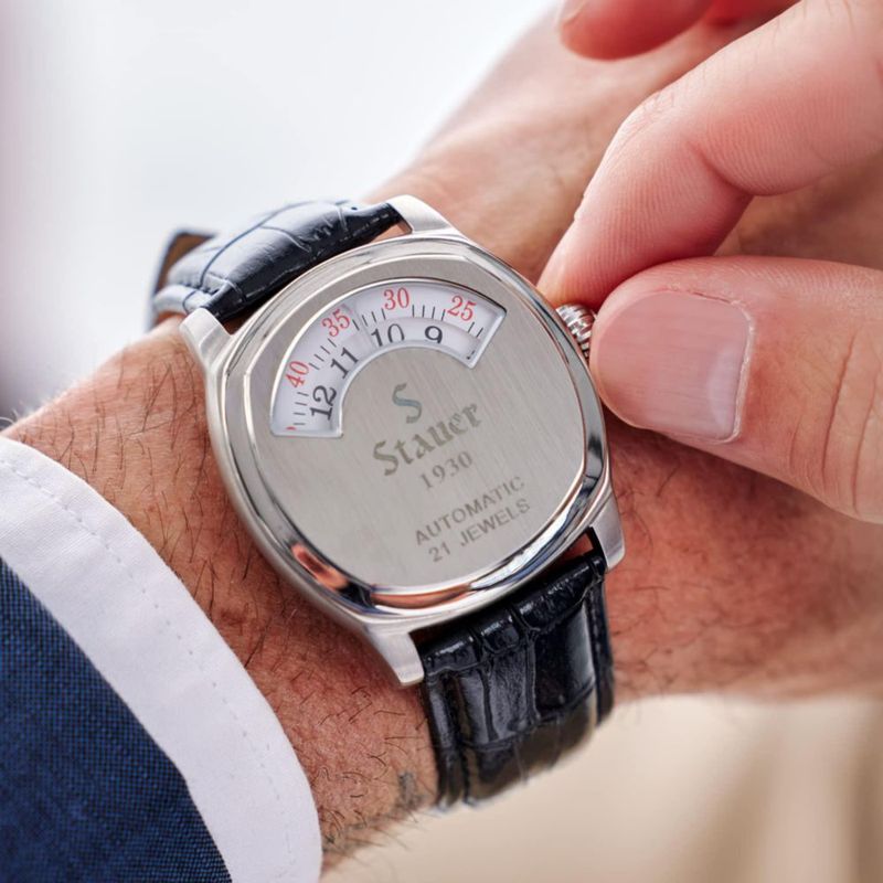 Reloj automático Stauer 1930 Dashtronic 39 mm con correa de cuero negro