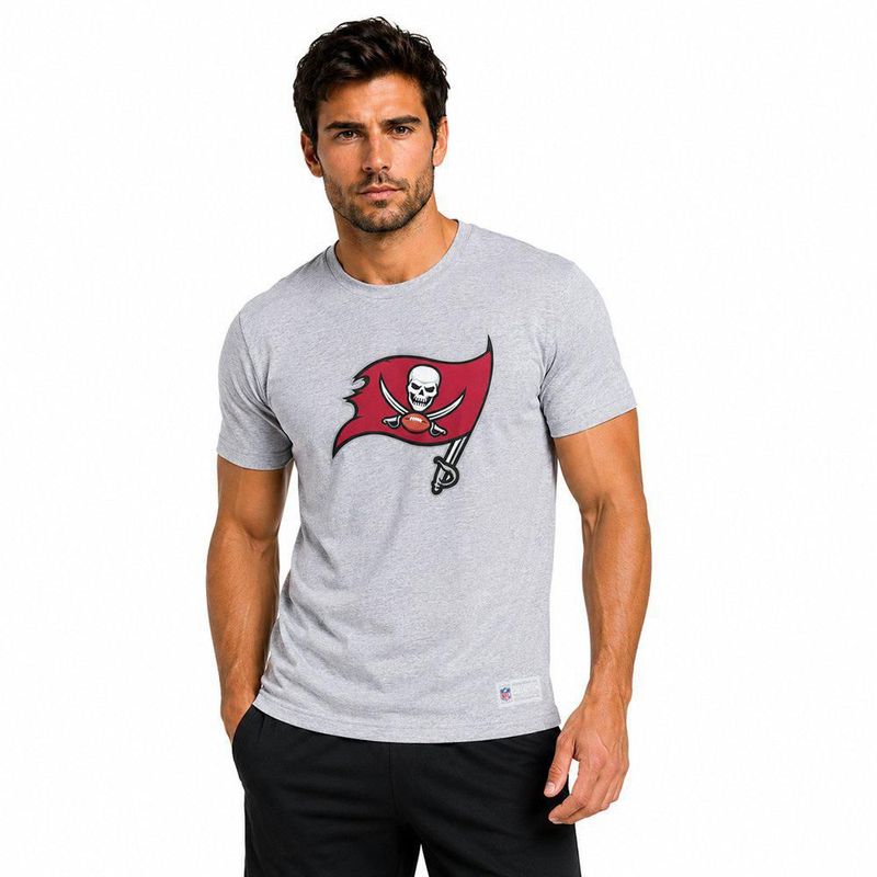 Playera Aficionado NFL Tampa Bay Buccaneers Manga Corta Gris Hombre