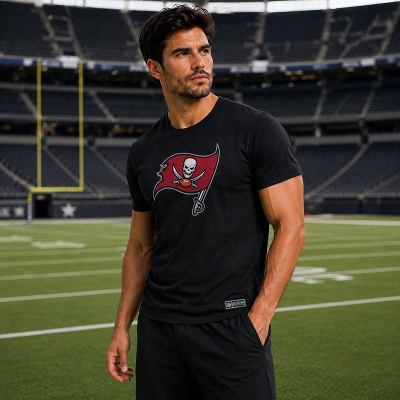 Playera Aficionado NFL Tampa Bay Buccaneers Manga Corta Negro Hombre