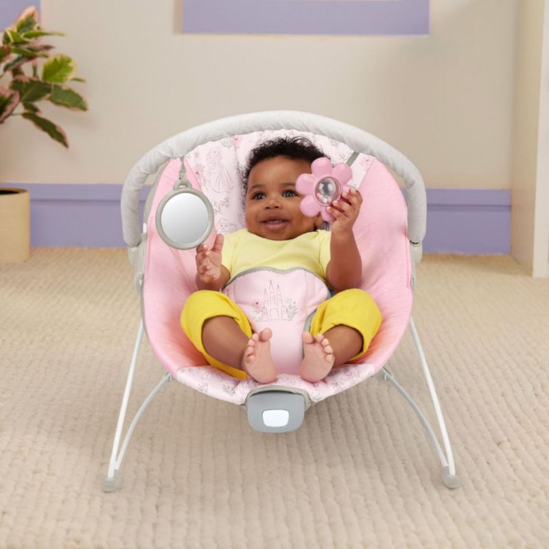 Asiento vibratorio para bebé Disney Princess Royal Blooms de Bright Starts