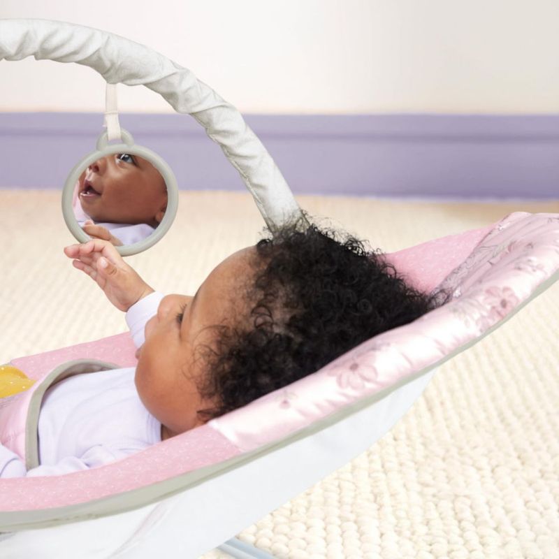 Asiento vibratorio para bebé Disney Princess Royal Blooms de Bright Starts