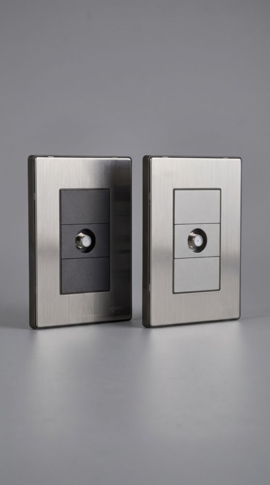Placa Armada con Toma Coaxial para TV Acero Inoxidable Color Oxford Igoto