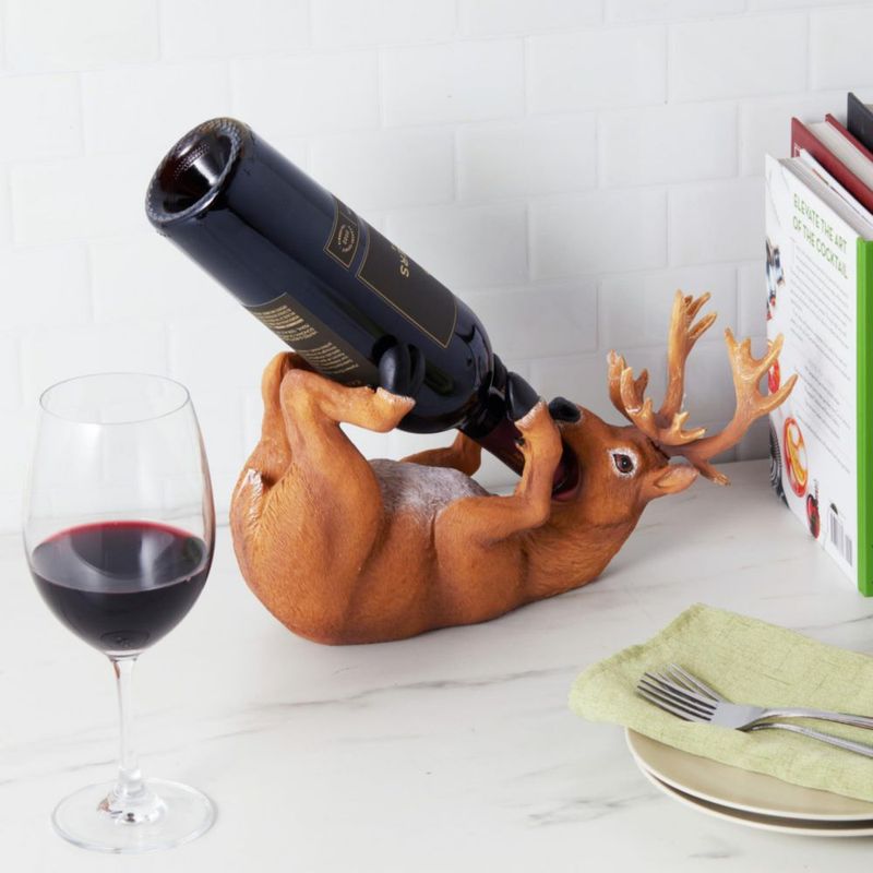 Soporte para Botellas de Vino con Ciervo TRUE de Poliresina Decorativo