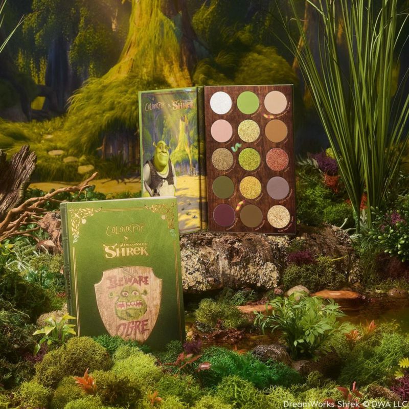 Paleta de Sombras ColourPop x Shrek “Beware Ogre” 18 g