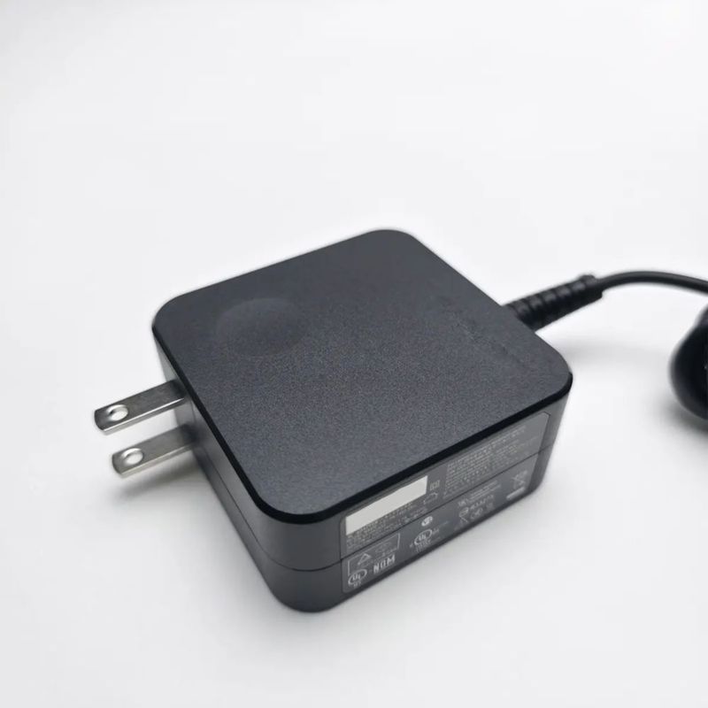 Cargador Para Lenovo 20v 2.25a 45w Tip 4.0x1.7mm Color Negro
