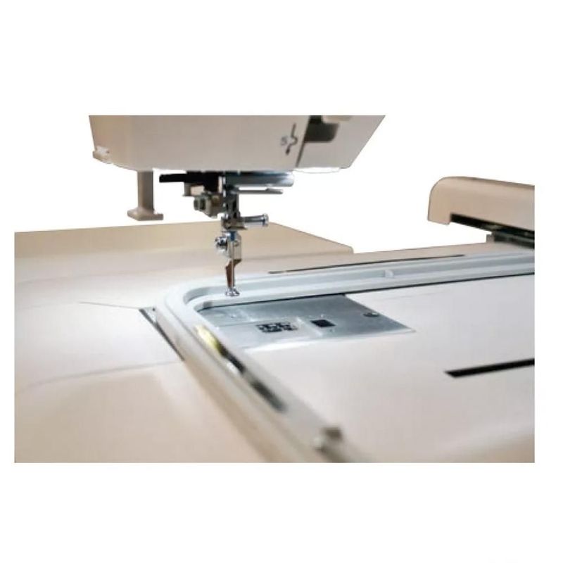 Máquina Bordadora Electrónica Doméstica Janome MC500E