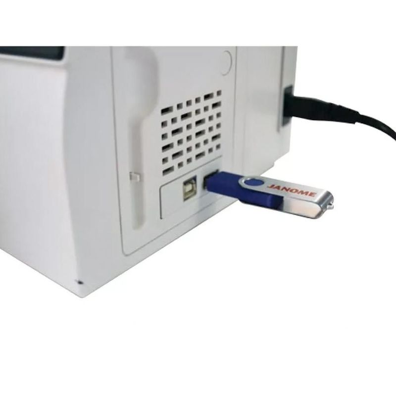 Máquina Bordadora Electrónica Doméstica Janome MC500E