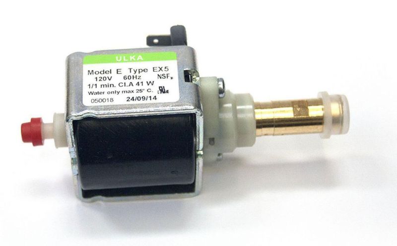 Bomba ULKA EX5 120V 41W con Salida de Latón para Espresso