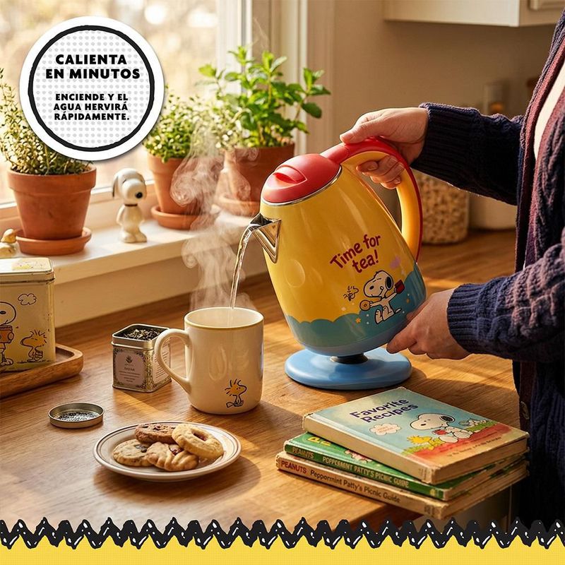 SNOOPY Peanuts Tetera Eléctrica 1.8L 1100W de Acero Inoxidable con Apagado Automático, Base Giratoria 360° y Asa Fría al Tacto, PS-180