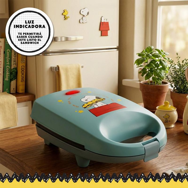SNOOPY Peanuts Sandwichera Eléctrica Antiadherente Azul, Placas que Graban la Carita de Snoopy, Luz Indicadora, Ideal para Sándwiches, PS-SW1