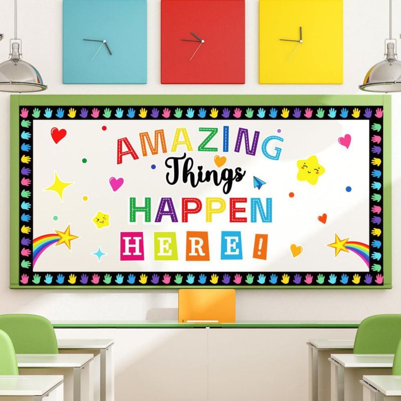 Decoración de tablero de aula con recortes decorativos Sealmic