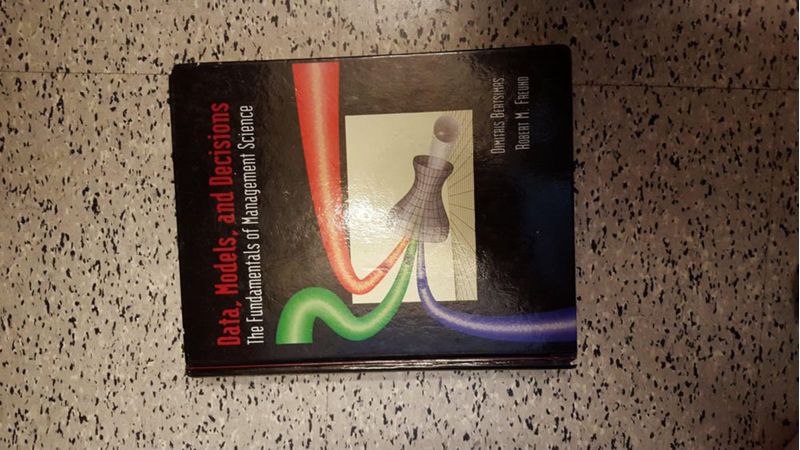 Libro DYNAMIC IDEAS LLC: Datos Modelos y Decisiones