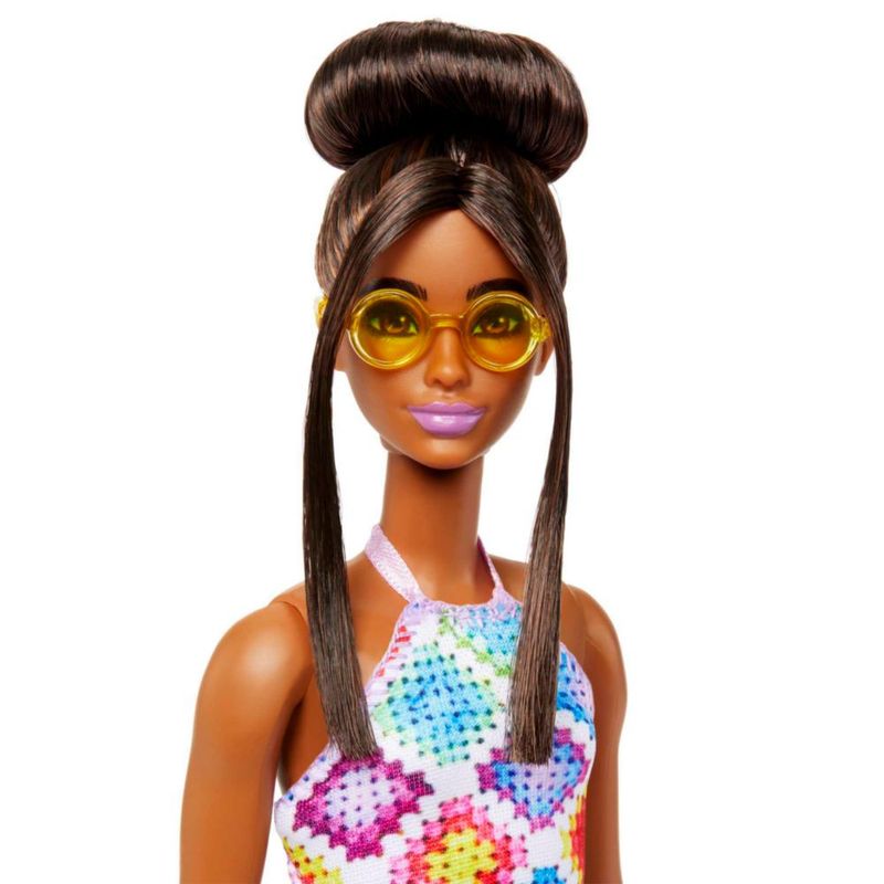 Muñeca de moda Barbie Fashionistas #210 con pelo castaño
