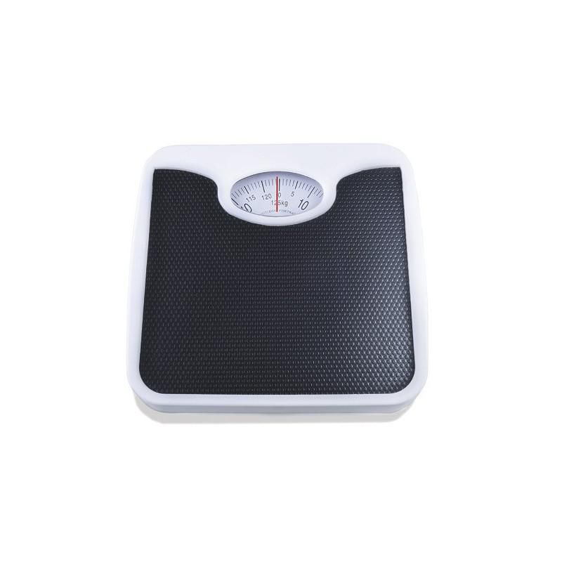 BASCULA MECANICA DE BAÑO SILVERLINE CAPACIDAD MAXIMA DE 125KG ANTIDERRAPANTE COLOR  NEGRO