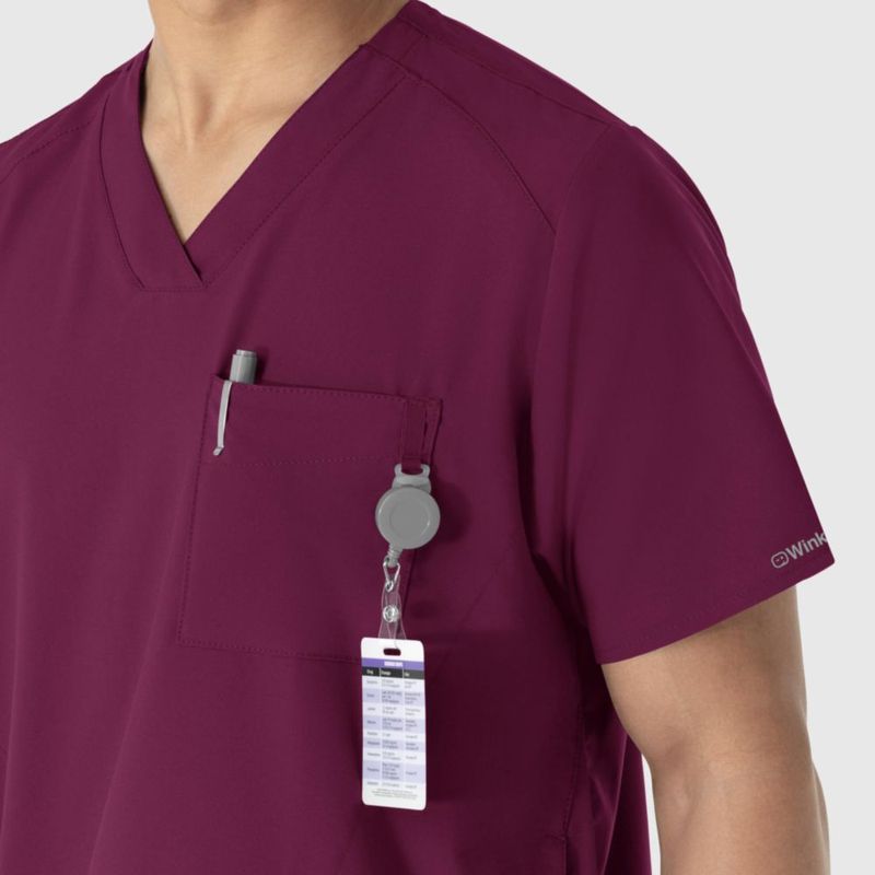 Top de Scrubs WINK W123 Cuello en V Color Vino 6 Bolsillos Talla 3X Grande
