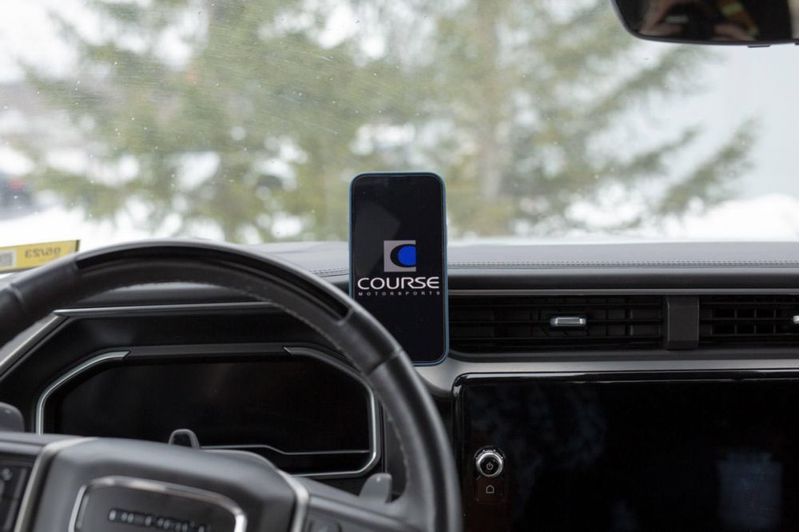 Soporte para teléfono MagSafe de Course Motorsports para GMC Sierra 1500/2500