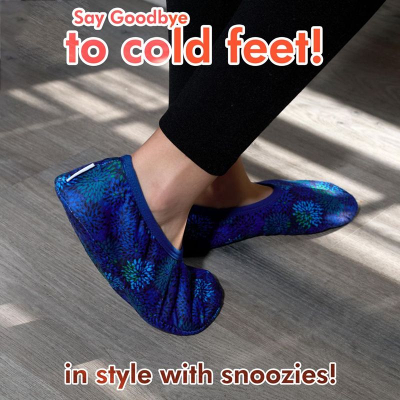 Calcetines tipo pantufla Snoozies Skinnies para mujer - Estampado Fireworks - Talla L
