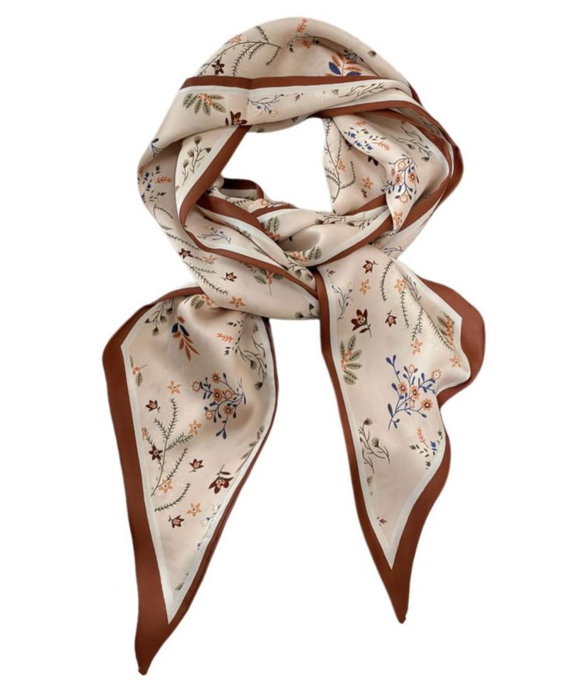 Pañuelo GoldenLife 147 cm con tacto de seda y estampado de follaje caqui