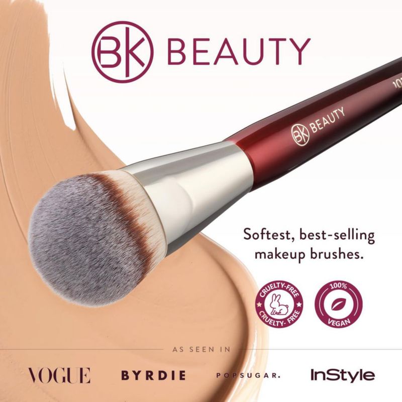 Brocha de base contorneada BK BEAUTY 101 para líquido/crema