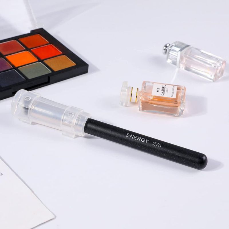 Corrector para debajo de los ojos Brush ENERGY minisuperficie plana Kabuki 270