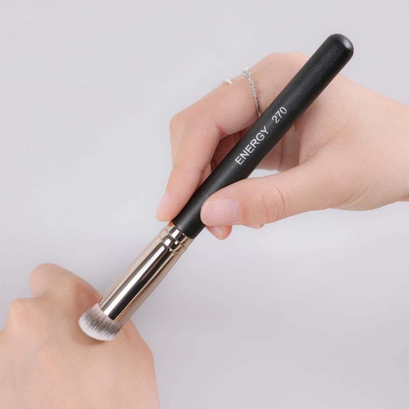 Corrector para debajo de los ojos Brush ENERGY minisuperficie plana Kabuki 270