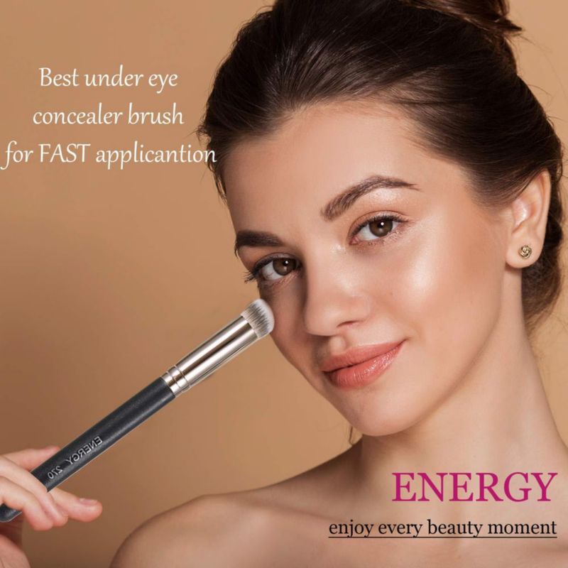 Corrector para debajo de los ojos Brush ENERGY minisuperficie plana Kabuki 270