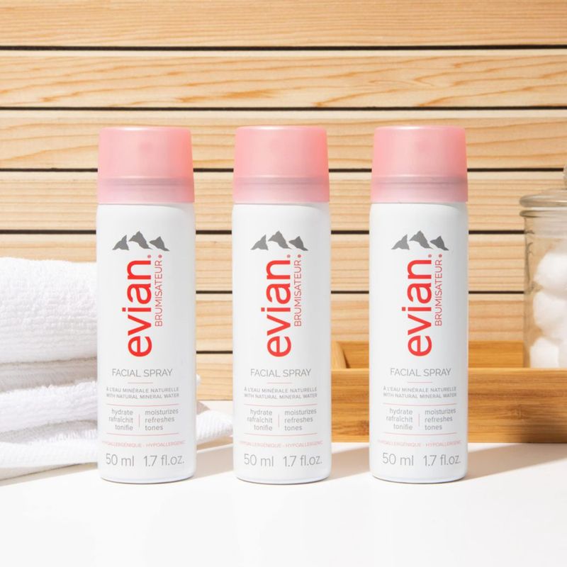 Spray facial Evian Travel Trio 50 ml hidrata la piel al instante