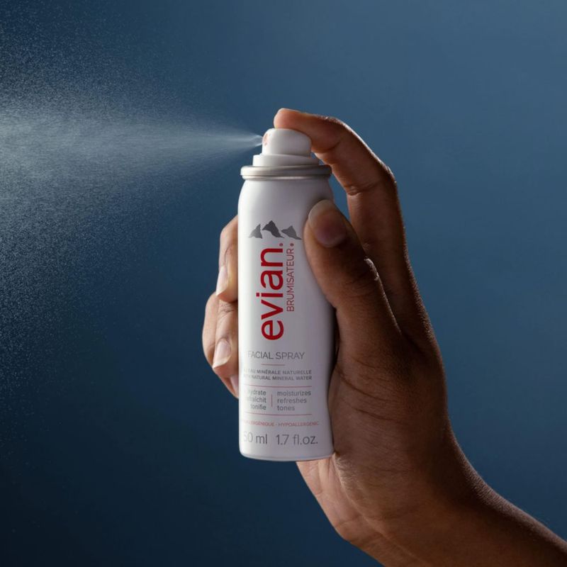 Spray facial Evian Travel Trio 50 ml hidrata la piel al instante