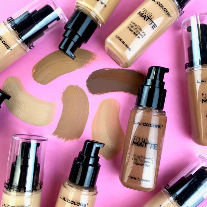 Base L.A. COLORS Truly Matte Sand 40 ml