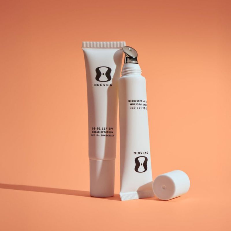 Protector solar para labios Oneskin LIP SPF OS-01 Peptide Broad Spectrum 15 7 ml