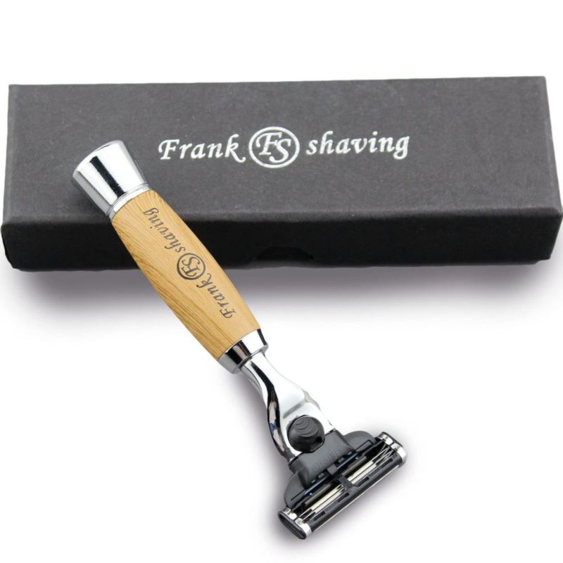 Maquinilla de afeitar manual Frank FS de 3 cuchillas con mango de bambú