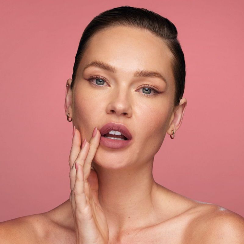 Labial Líquido Mate Huda Perfeccionista a Prueba de Transferencia