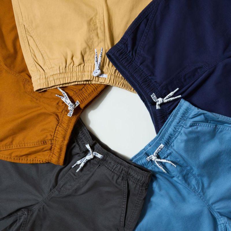 Pantalones cortos Levi's de sarga con cintura elástica y cordón
