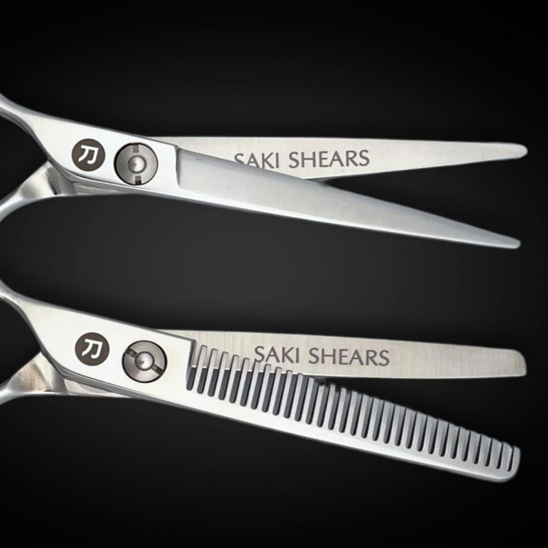 Tijeras Saki Shears 15 cm Acero 440C - Set de Peluquería