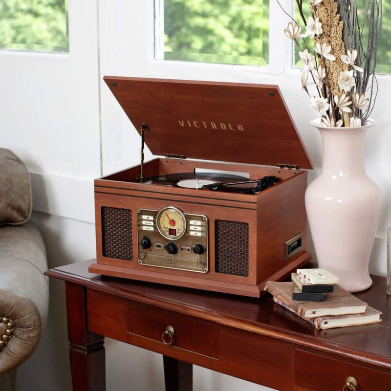 Tocadiscos Victrola Nostalgic 7 en 1 Bluetooth Caoba