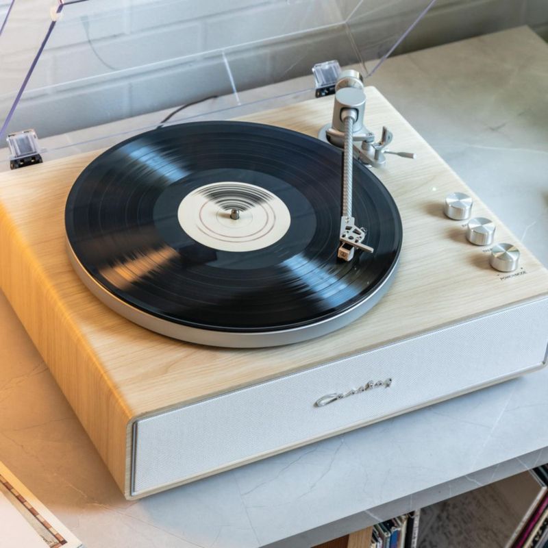 Tocadiscos Crosley CR6046A-NASL 2 Velocidades con Bocinas Bluetooth