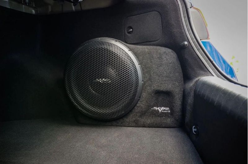 Subwoofer Skar Audio de 30 cm para Kia Optima 2016‑2020