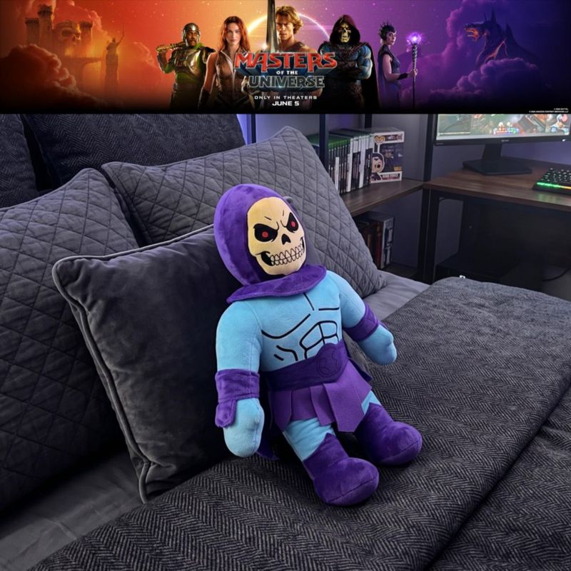 Almohada de abrazar Franco Skeletor 46 cm con luz (peluche)