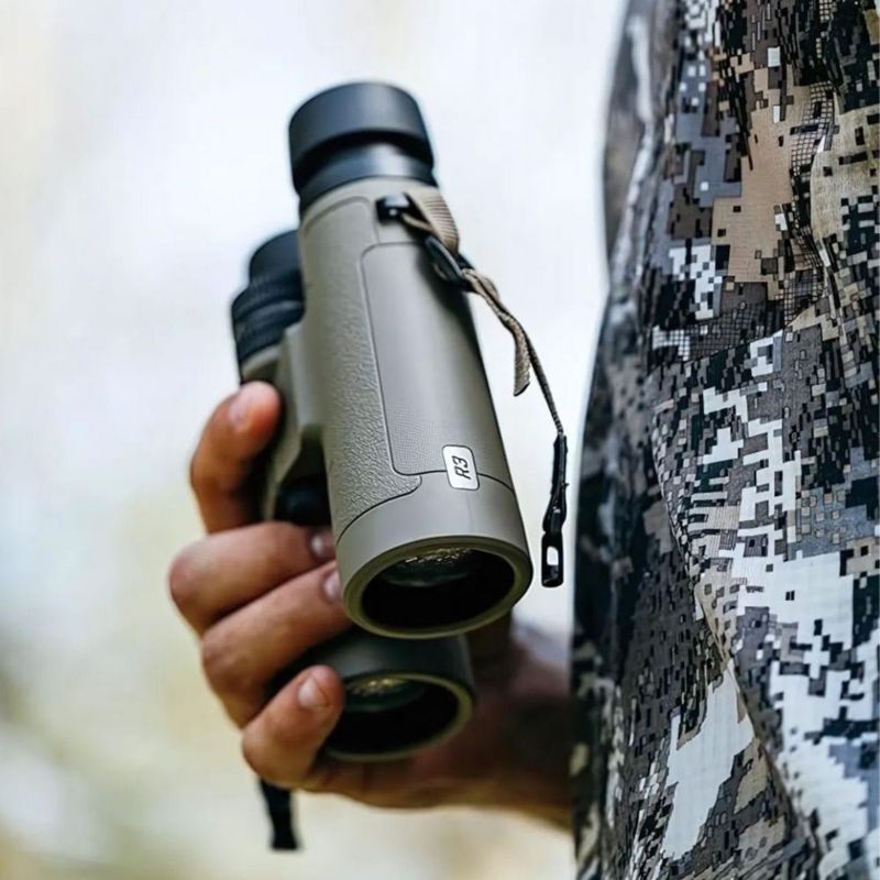 Binoculares Bushnell R3 10x42 mm Prisma Roof BaK4 Antiniebla IPX7 Alta Definición y Gran Luminosidad para Caza Naturaleza y Exterior Verde
