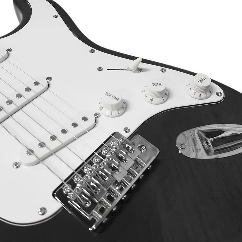 Guitarra electrica negra con blanco qte sss