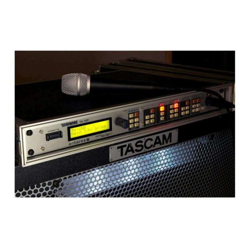Procesador Vocal Tascam TA-1VP con Auto‑Tune