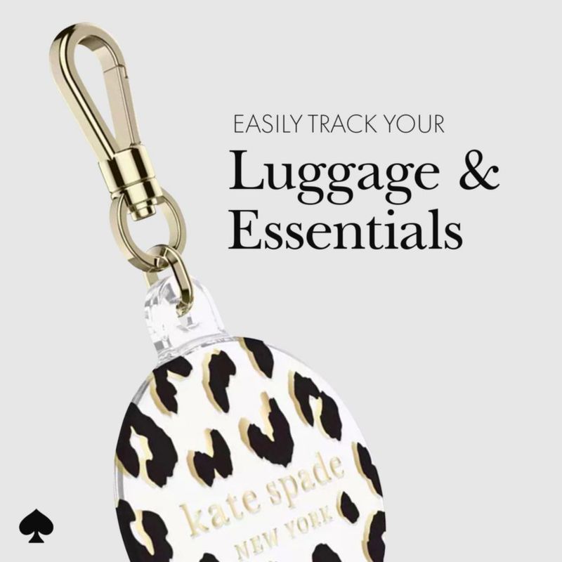 Llavero Kate Spade New York AirTag City Leopard con clip de anillo dorado